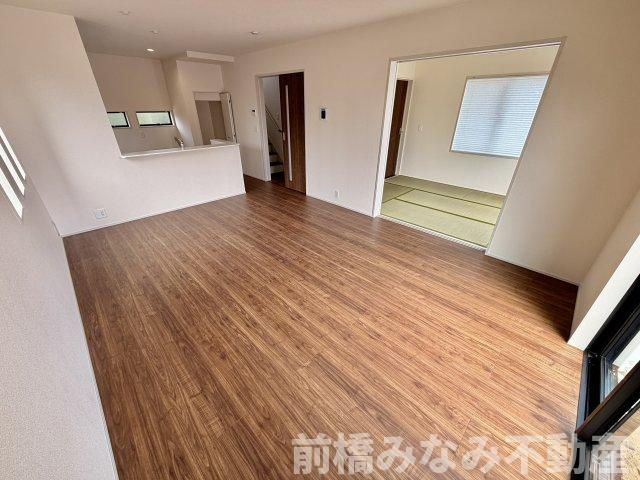 【新築】前橋市上増田町第3　限定１棟　リーブルガーデン　新築建売の居間・リビング|こちらの居間で趣味の時間をお楽しみください