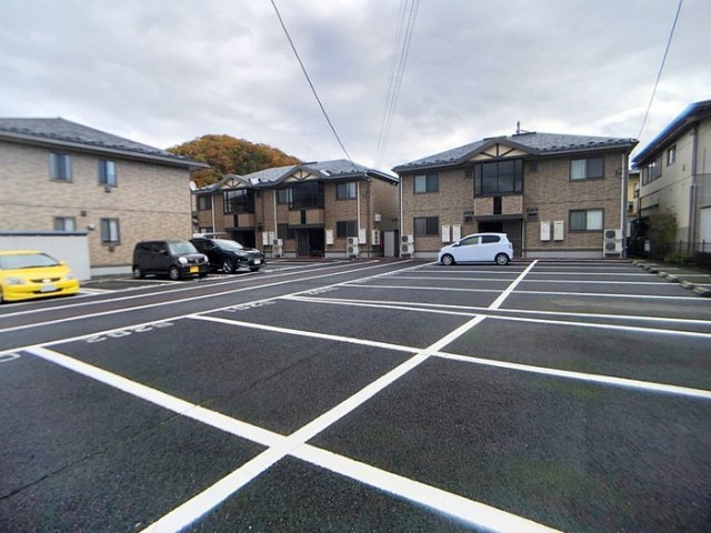 ファミール Ａの駐車場|駐車場