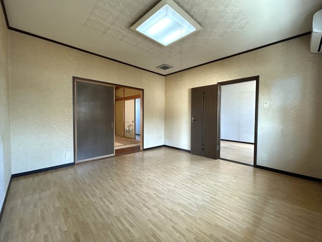 新潟市東区中野山6丁目の洋室