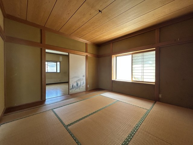 新潟市東区中野山6丁目の和室