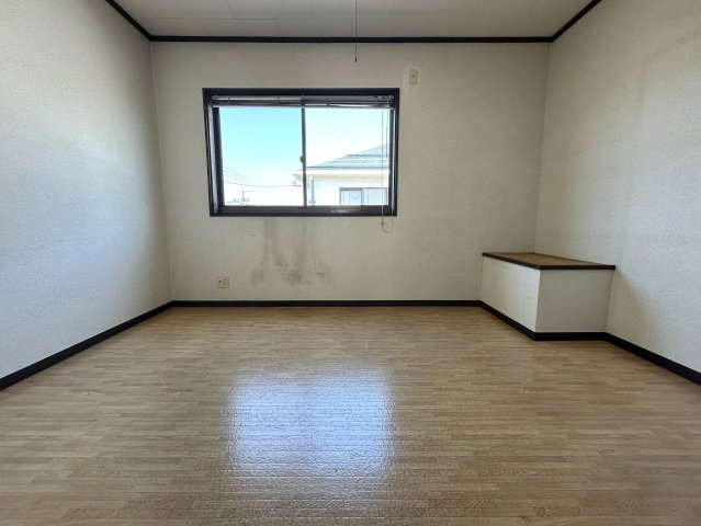 新潟市東区中野山6丁目の洋室