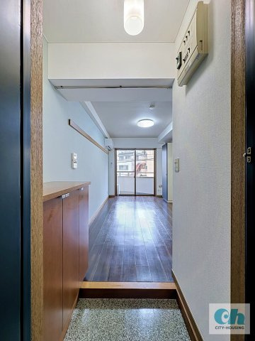 K-BLDG（K-ビルディング）203号室の玄関