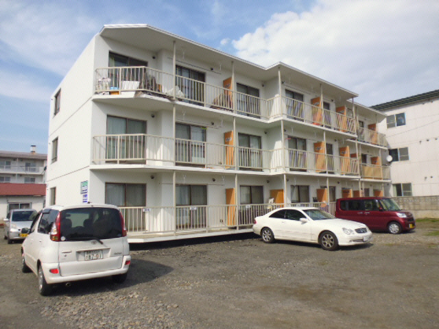 クレス東2条の駐車場