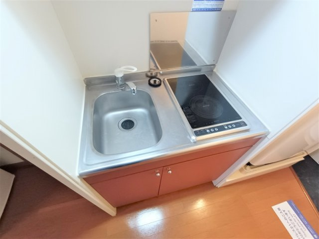 レオパレスイースト　ストーンのキッチン|コンロは2口コンロです。