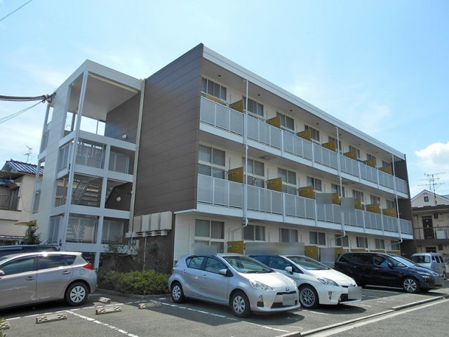 レオパレスブルーファンの外観|物件の外観です