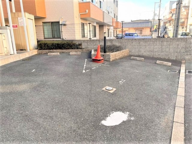 レオパレスビレックのその他|駐車場は別料金となります。