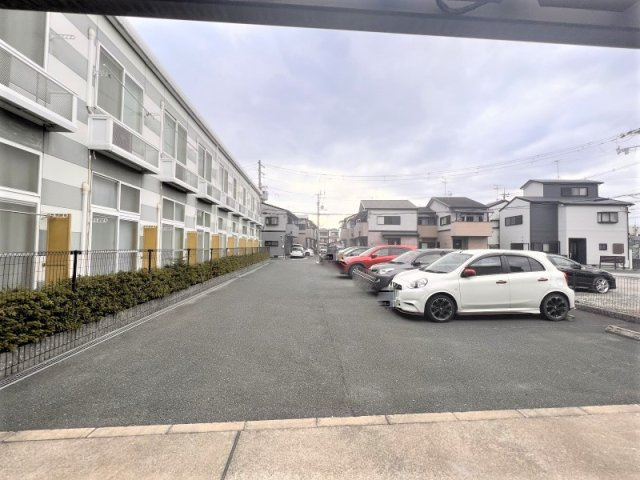 レオパレスオレオのその他|駐車場は別料金となります。