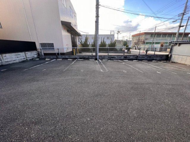 レオパレスＡＹＯＫＡのその他|駐車場は別料金となります。