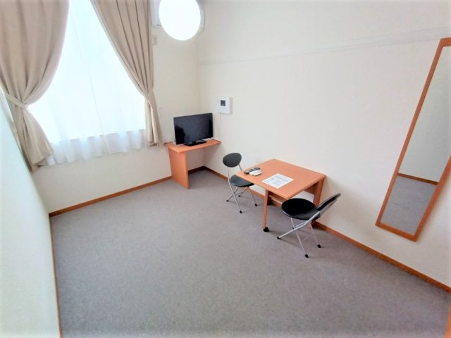 レオパレス俊徳道の居間・リビング|家電・家具付きのお部屋です。