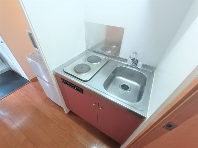 レオパレスサンガのキッチン|コンロは2口コンロです。
