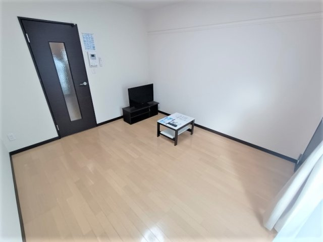 レオネクストハピネスの寝室|家電・家具付きのお部屋です。