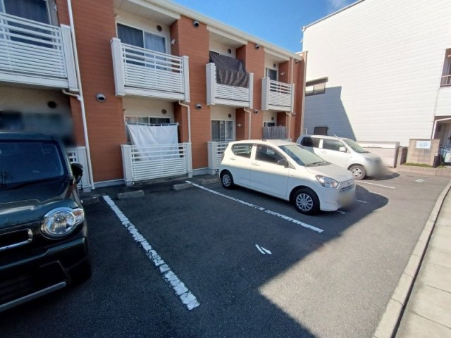 レオネクストウッドのその他|駐車場は別料金となります。