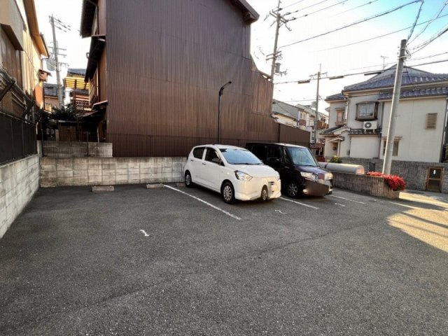 レオパレスエーデル菱屋西のその他|駐車場は別料金となります。