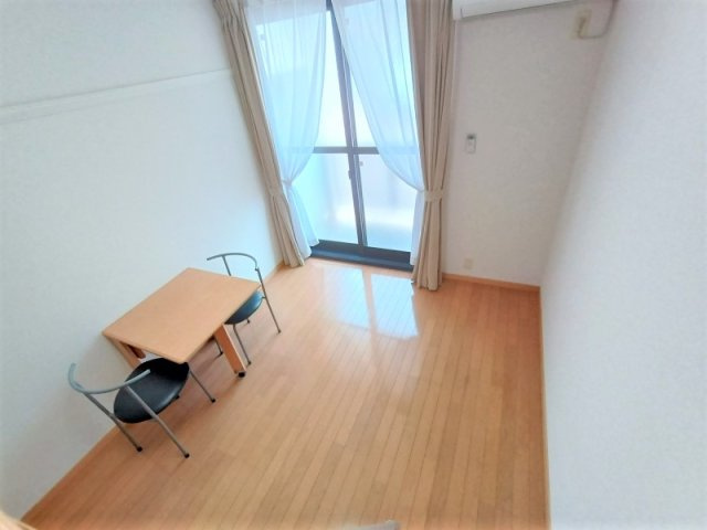 レオパレスサンマルクの寝室|家電・家具付きのお部屋です。