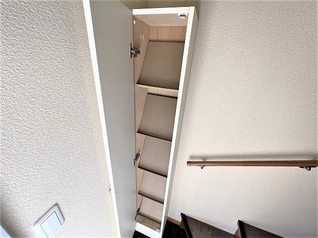 レオパレス後楽の玄関|シンプルで使いやすい玄関です
