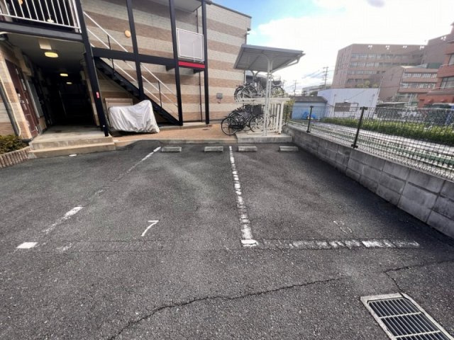 レオパレスＣｓグランパのその他|駐車場は別料金となります。