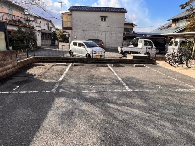 レオパレスルサルカのその他|駐車場は別料金となります。