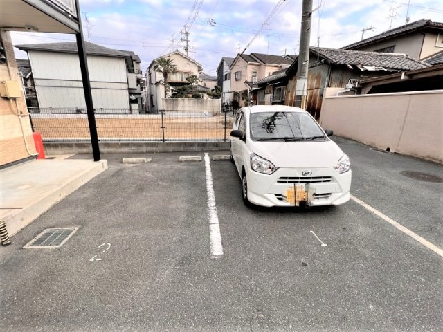 レオパレスはじめのその他|駐車場は別料金となります。