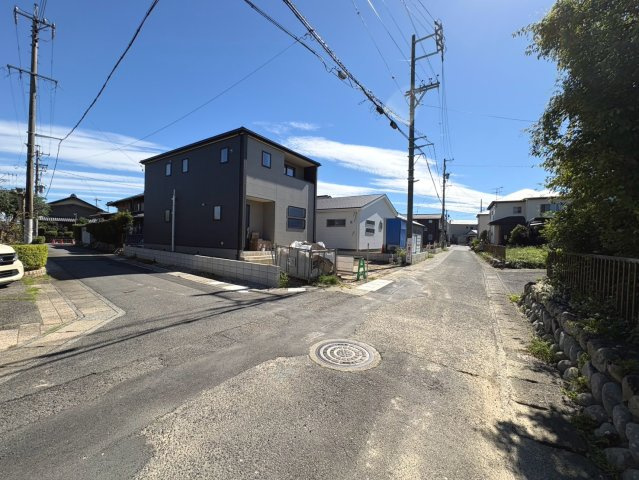 リーブルガーデン　岐阜市下奈良2丁目　全3区画分譲の前面道路含む現地写真|■前面道路　■ヤマダ不動産　株式会社リライフ　
■夢のマイホーム購入をフルサポートします！