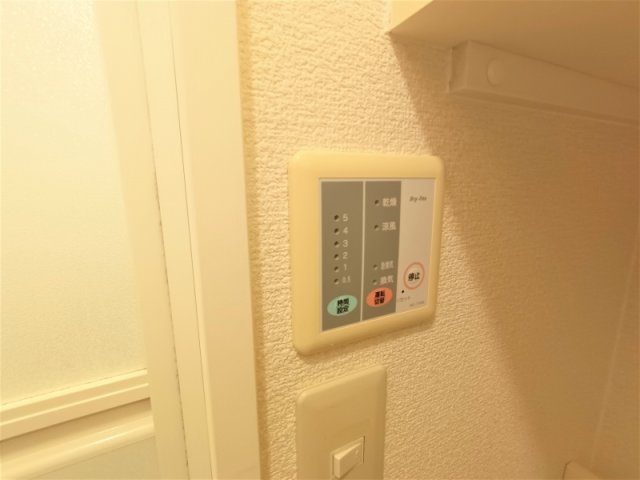 レオパレスフラワリーのその他|浴室換気乾燥機付き