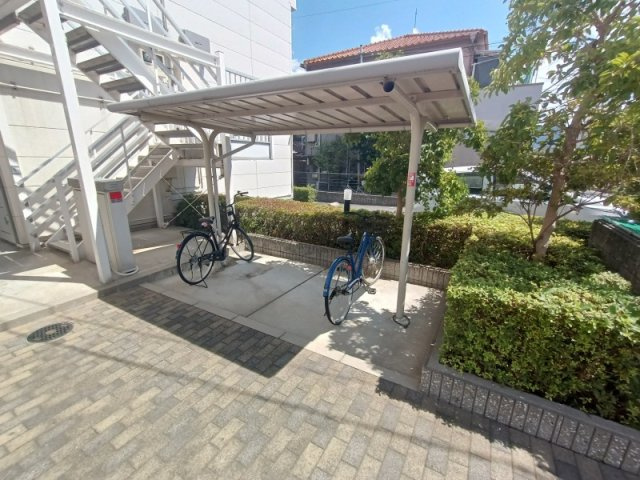 レオパレスフラワリーのその他|駐輪スペースです。