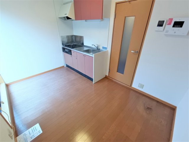 レオパレス枚岡ヒルズの居間・リビング|家電家具無のお部屋です。