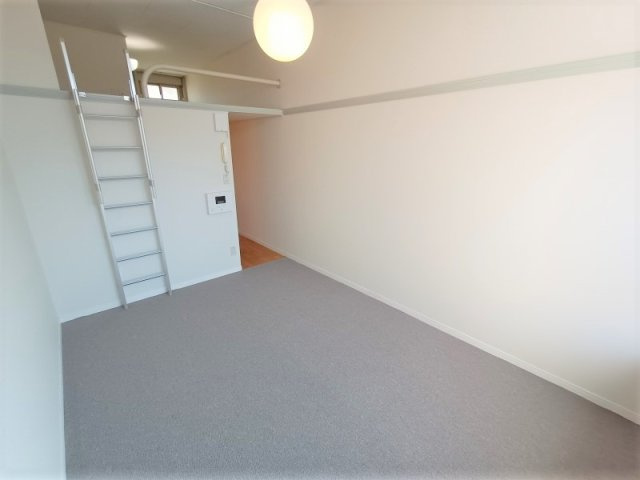 レオパレス千ーＳＥＮーⅡの寝室|家電家具無のお部屋です。