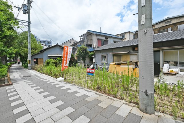 西宮市今津水波町新築一戸建て│4LDK＋駐車1台可|近隣に小・中学校が揃っており、お子さまの毎日の通学も安心です。通学時間の負担を軽減できるため、子育て世帯にも嬉しい住環境です。