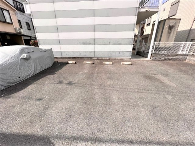 レオパレスパリワールのその他|駐車場は別料金となります。
