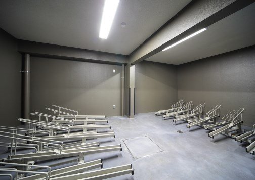 ルーブル駒沢大学参番館のロビー|■駐輪場（屋内のスライド式自転車ラック）