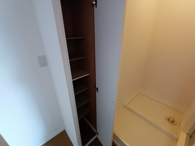 レオパレスタカラのその他|室内洗濯機置き場です。