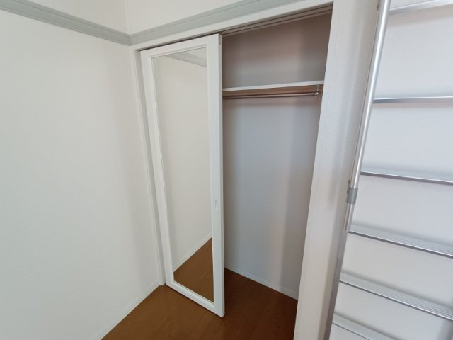 レオパレスタカラの内装|クローゼットです。