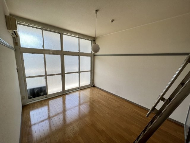 レオパレス吉田の寝室|同タイプの物件写真となります。