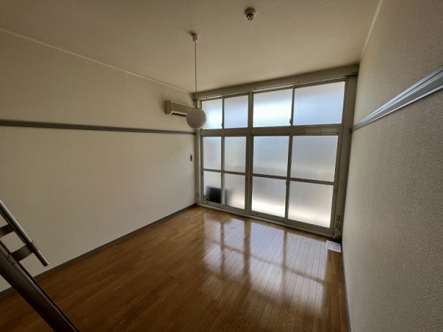 レオパレス吉田の居間・リビング|使いやすい居間です