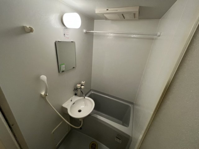 レオパレスエスペランサ石切の浴室|同タイプの物件写真です。