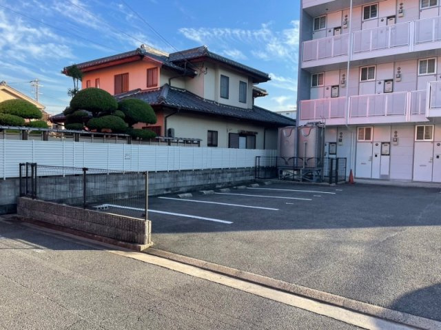 レオパレスアルモニⅡのその他|駐車場は別途料金が必要です。
