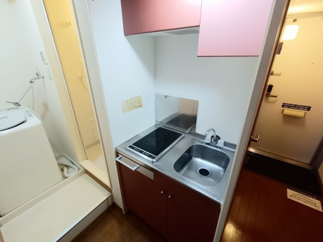 レオパレスソレイユⅡのキッチン|コンロは2口コンロです。