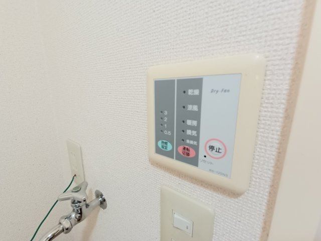 レオパレスソレイユⅡのその他|浴室換気乾燥機付き。