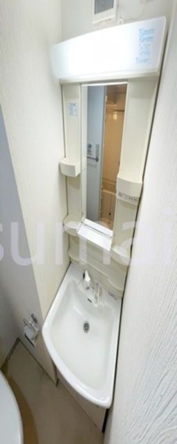 グリーンクラブ大宮マンションの洗面所|独立洗面台です。