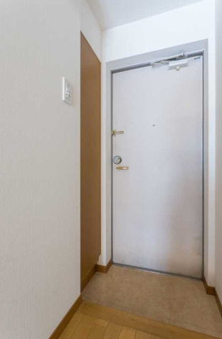 リクレイシア西麻布Ⅰ番館の玄関