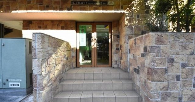 リクレイシア西麻布Ⅰ番館のエントランス