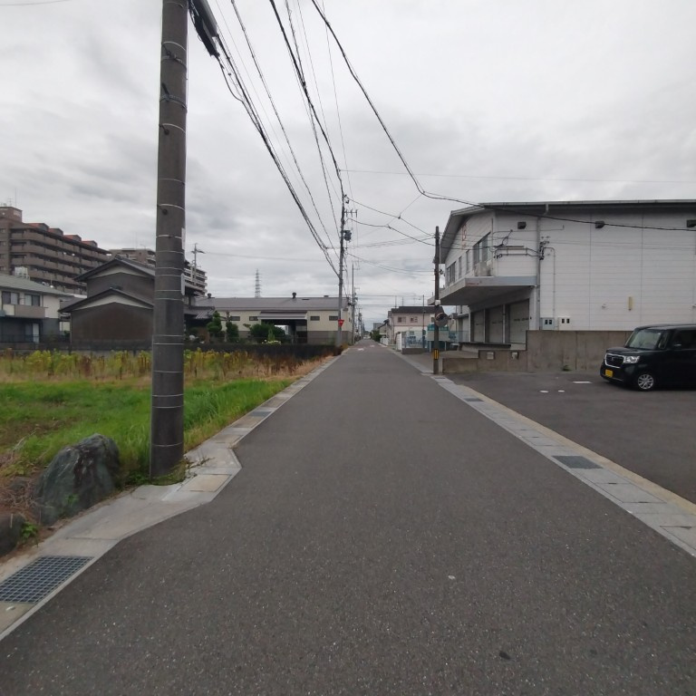 ６３９３６　岐阜市茜部菱野土地の前面道路含む現地写真