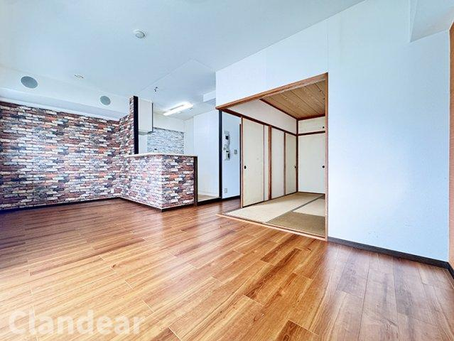 ダイアパレス北綾瀬ＩＩＩの洋室|ドキドキの新生活も、安心してスタート。ぴったりの住まいを見つけませんか？クランディアが一緒に住まい選びをサポートします‼　まずは、お気軽にお問合せください　＃クランディア