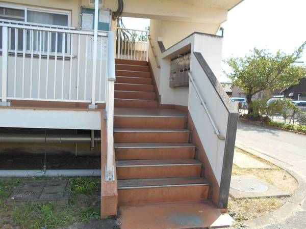 ビレッジハウス家下４号棟　　　刈谷市近郊の賃貸はクラスホーム刈谷店のエントランス