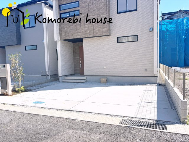 さいたま市見沼区南中野　ガーデンパーク　3期　新築一戸建て　ブルーミングガーデン　02の駐車場|10/11撮影