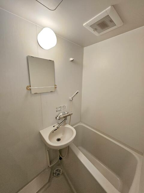 名古屋市千種区池下１丁目の中古マンションの浴室