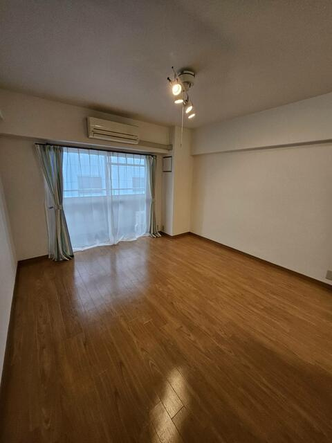 名古屋市千種区池下１丁目の中古マンションの居間・リビング