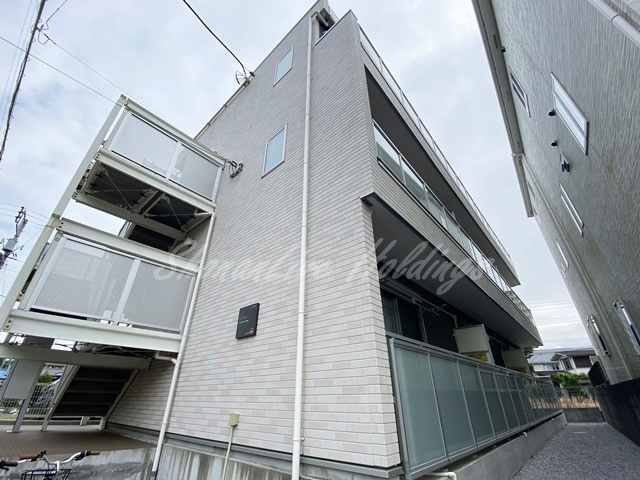 藤沢市辻堂神台２丁目の賃貸マンションの外観