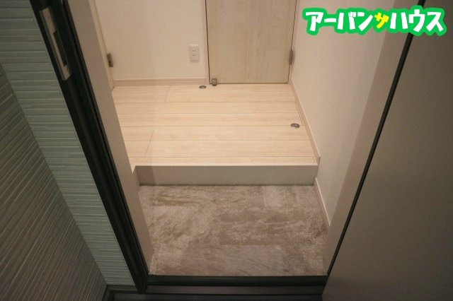 GRANDTIC 南高西の玄関