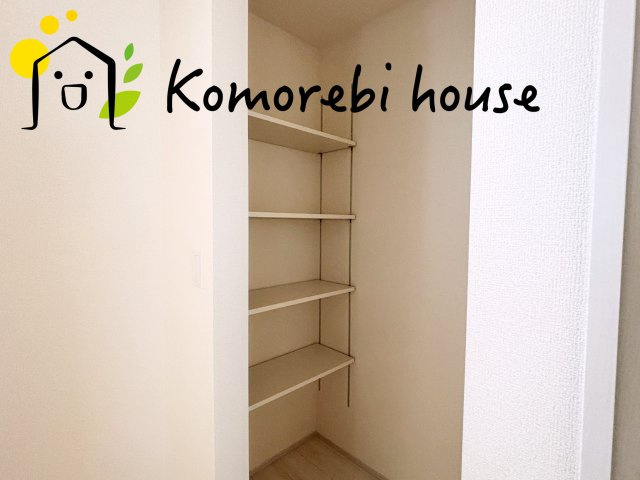 さいたま市見沼区南中野　ガーデンパーク　3期　新築一戸建て　ブルーミングガーデン　03の収納|10/11撮影